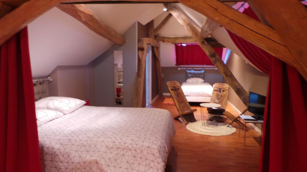 chambre d'hôtes mansardée Saint-Ouen-les-Vignes Esterno foto