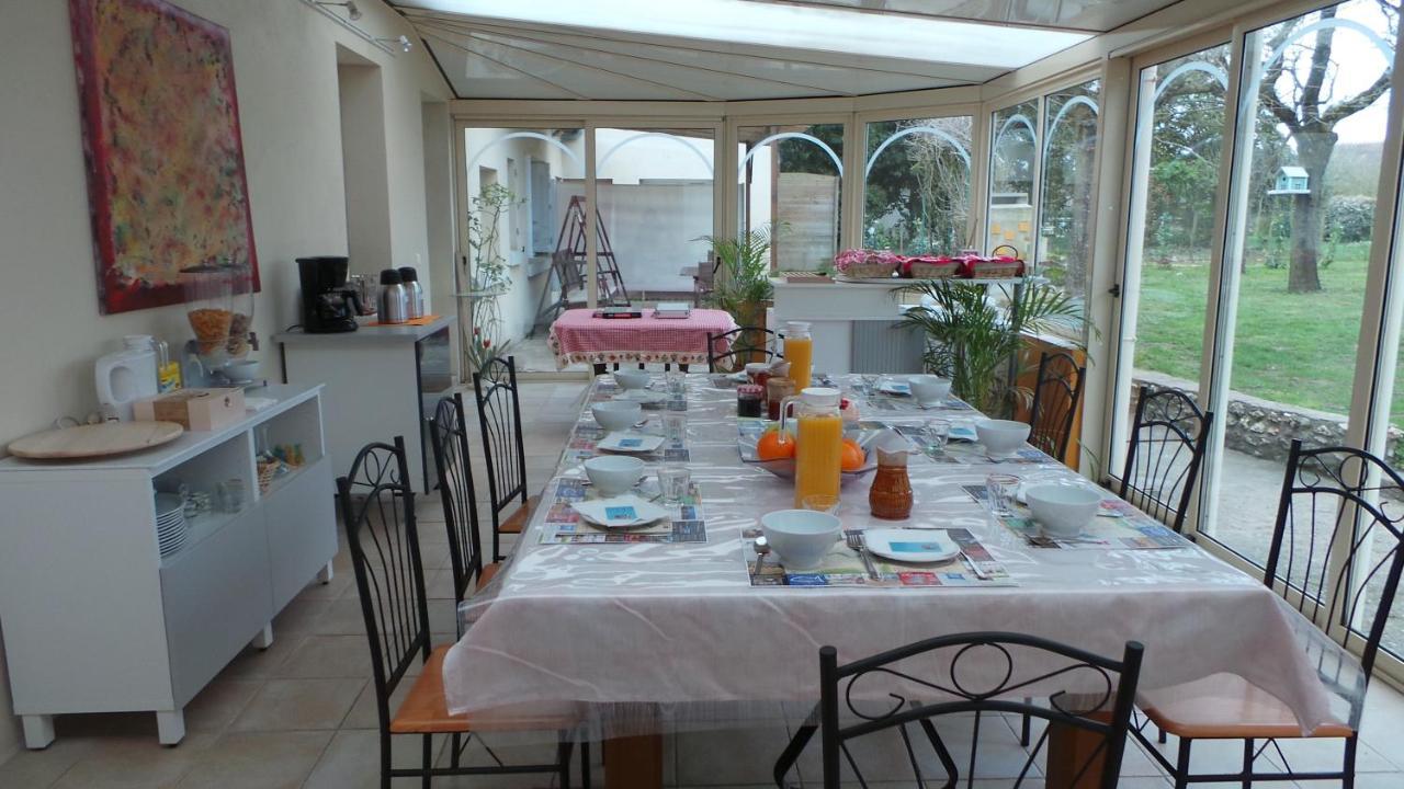 chambre d'hôtes mansardée Saint-Ouen-les-Vignes Esterno foto