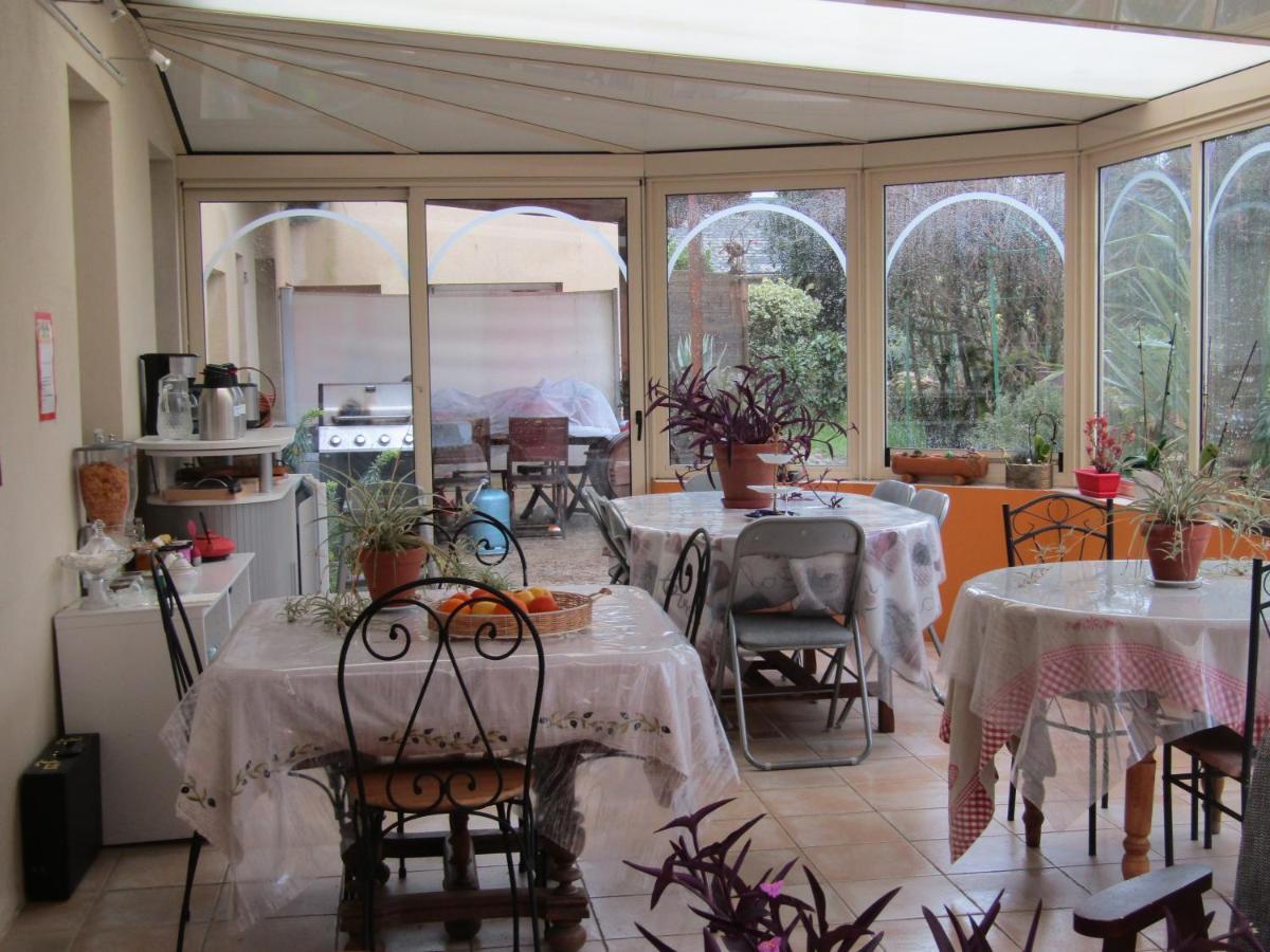 chambre d'hôtes mansardée Saint-Ouen-les-Vignes Esterno foto